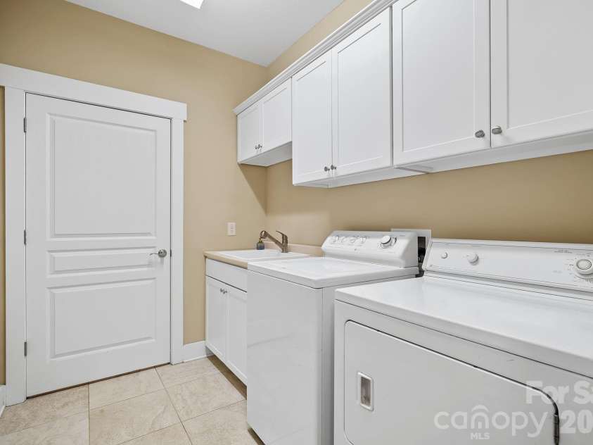 9 Brookstone Place, Candler, NC 28715.  MLS# CAR4364278, YatesRealty ID 13641. 