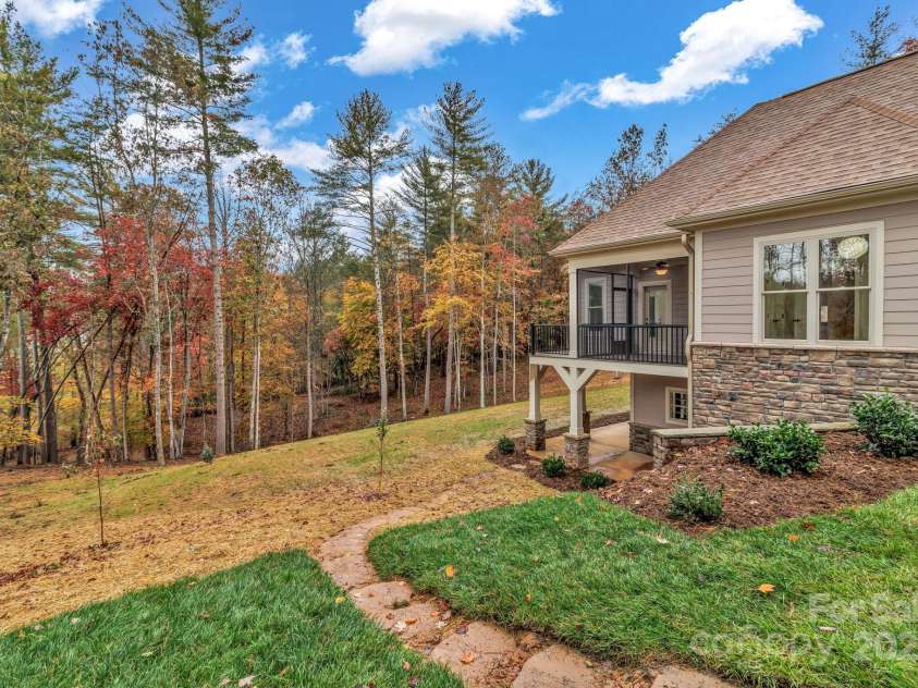844 Settlers Trail, Mars Hill, NC 28754.  MLS# CAR4253939, YatesRealty ID 13642. 