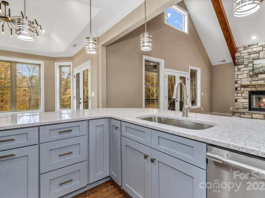 844 Settlers Trail, Mars Hill, NC 28754.  MLS# CAR4253939, YatesRealty ID 13642. 