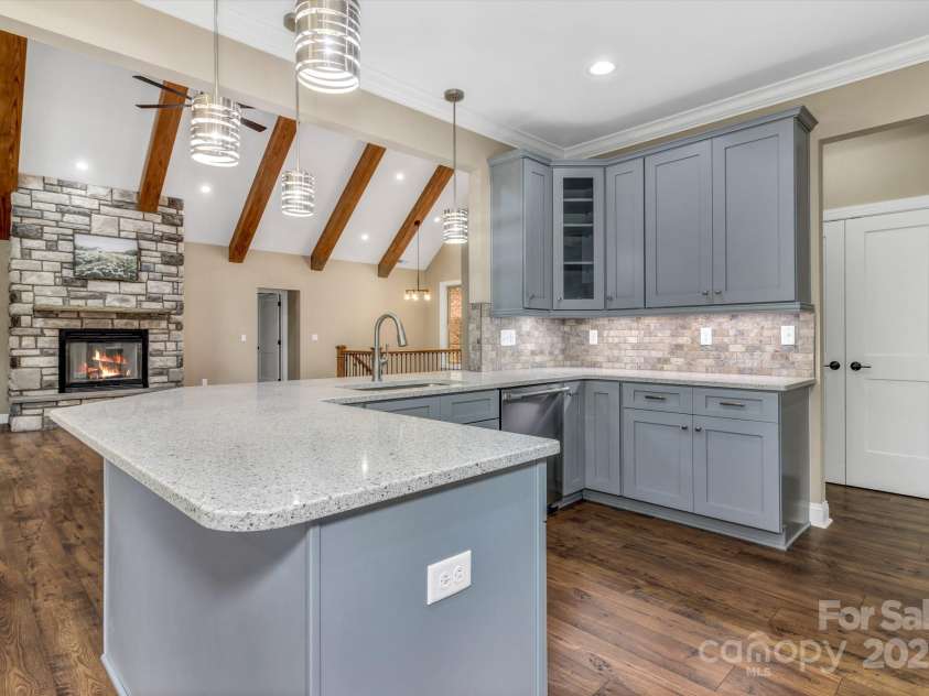 844 Settlers Trail, Mars Hill, NC 28754.  MLS# CAR4253939, YatesRealty ID 13642. 