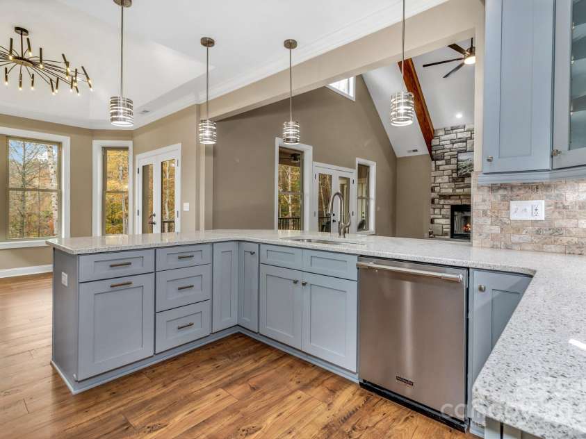 844 Settlers Trail, Mars Hill, NC 28754.  MLS# CAR4253939, YatesRealty ID 13642. 
