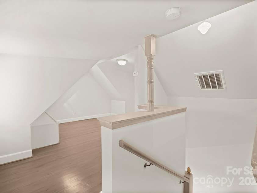 3724 Commonwealth Avenue, Charlotte, NC 28205.  MLS# CAR4287119, YatesRealty ID 13643. 2nd level with Bedroom #3 or bonus area