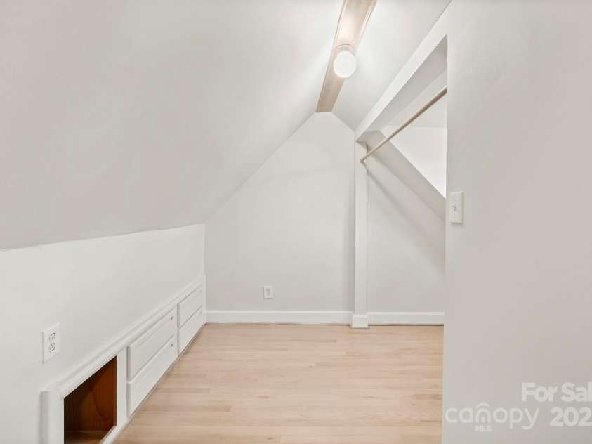 3724 Commonwealth Avenue, Charlotte, NC 28205.  MLS# CAR4287119, YatesRealty ID 13643. 