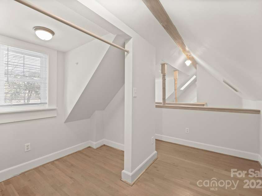 3724 Commonwealth Avenue, Charlotte, NC 28205.  MLS# CAR4287119, YatesRealty ID 13643. 