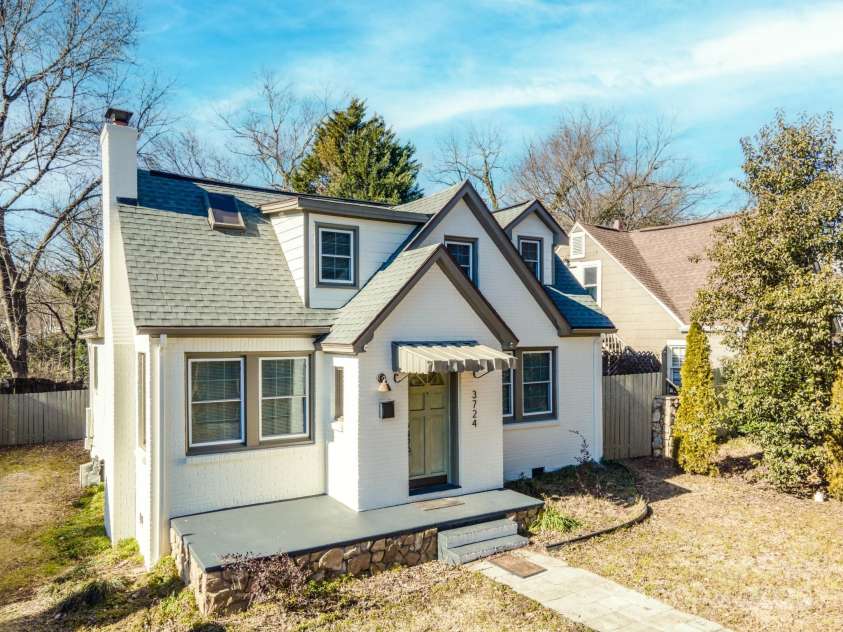 3724 Commonwealth Avenue, Charlotte, NC 28205.  MLS# CAR4287119, YatesRealty ID 13643. 