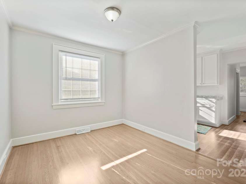 3724 Commonwealth Avenue, Charlotte, NC 28205.  MLS# CAR4287119, YatesRealty ID 13643. Dining Room