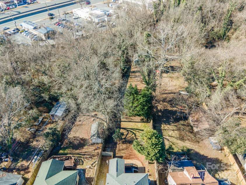 3724 Commonwealth Avenue, Charlotte, NC 28205.  MLS# CAR4287119, YatesRealty ID 13643. Minutes from Uptown Charlotte and Plaza Midwood
