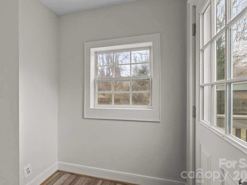 3724 Commonwealth Avenue, Charlotte, NC 28205.  MLS# CAR4334519, YatesRealty ID 13643. 