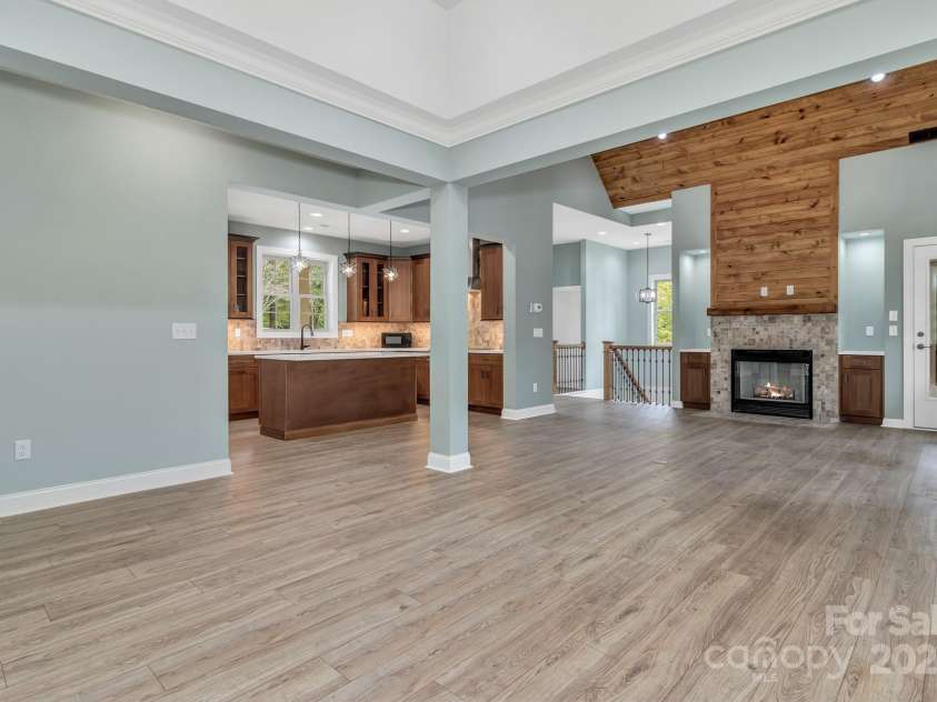 926 Settlers Trail, Mars Hill, NC 28754.  MLS# CAR4305867, YatesRealty ID 13643. 