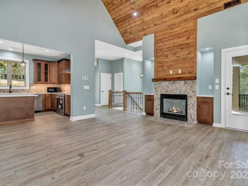 926 Settlers Trail, Mars Hill, NC 28754.  MLS# CAR4305867, YatesRealty ID 13643. 