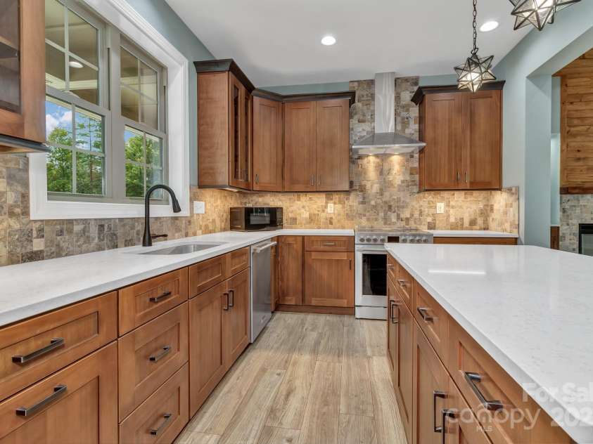 926 Settlers Trail, Mars Hill, NC 28754.  MLS# CAR4305867, YatesRealty ID 13643. 