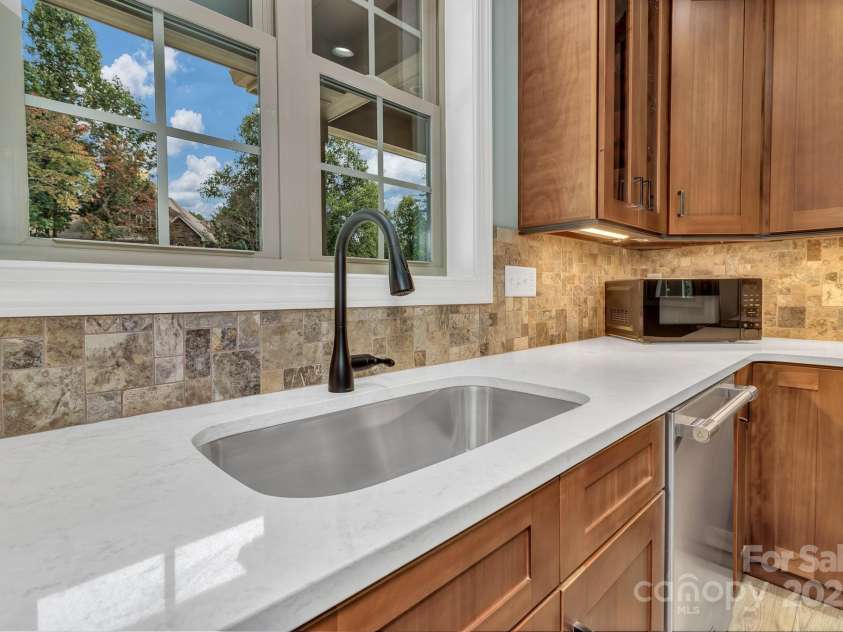 926 Settlers Trail, Mars Hill, NC 28754.  MLS# CAR4305867, YatesRealty ID 13643. 