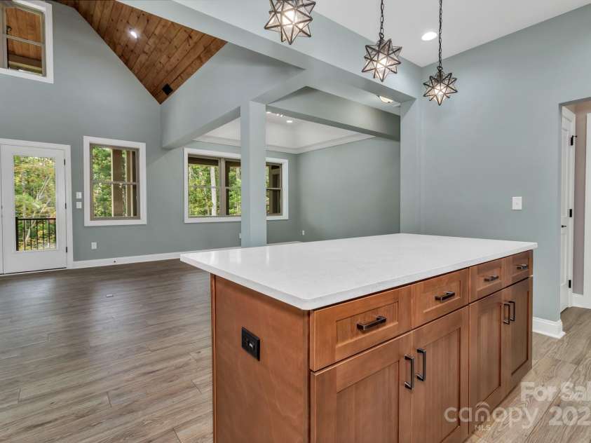 926 Settlers Trail, Mars Hill, NC 28754.  MLS# CAR4305867, YatesRealty ID 13643. 