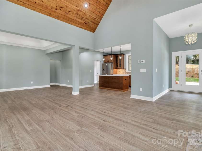 926 Settlers Trail, Mars Hill, NC 28754.  MLS# CAR4305867, YatesRealty ID 13643. 