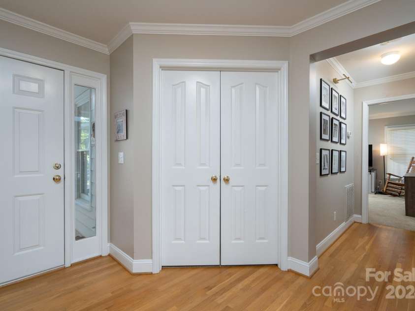 272 Millingport Lane, New London, NC 28127.  MLS# CAR4190396, YatesRealty ID 13644. Entry Hall