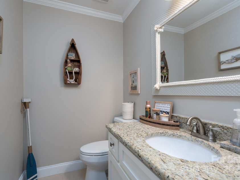 272 Millingport Lane, New London, NC 28127.  MLS# CAR4190396, YatesRealty ID 13644. Half Bath