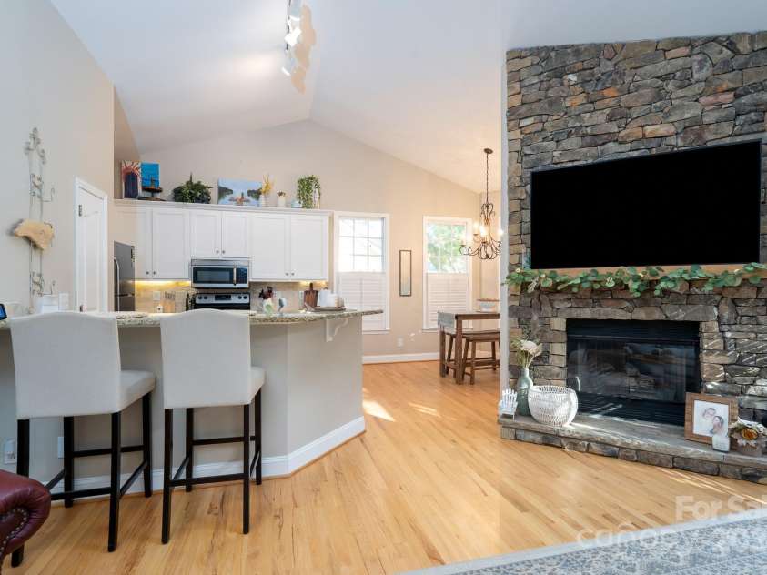 272 Millingport Lane, New London, NC 28127.  MLS# CAR4190396, YatesRealty ID 13644. Kitchen - Dining Area