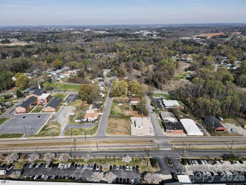 224 Mills Avenue, Mooresville, NC 28115.  MLS# CAR4361865, YatesRealty ID 13645. 