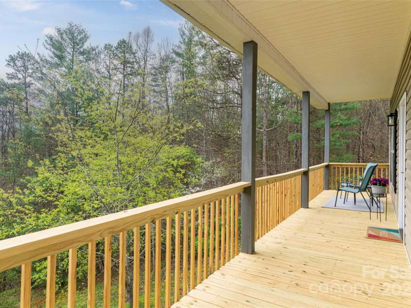 61 Quiet Woods Drive, Leicester, NC 28748.  MLS# CAR4241000, YatesRealty ID 13646. 