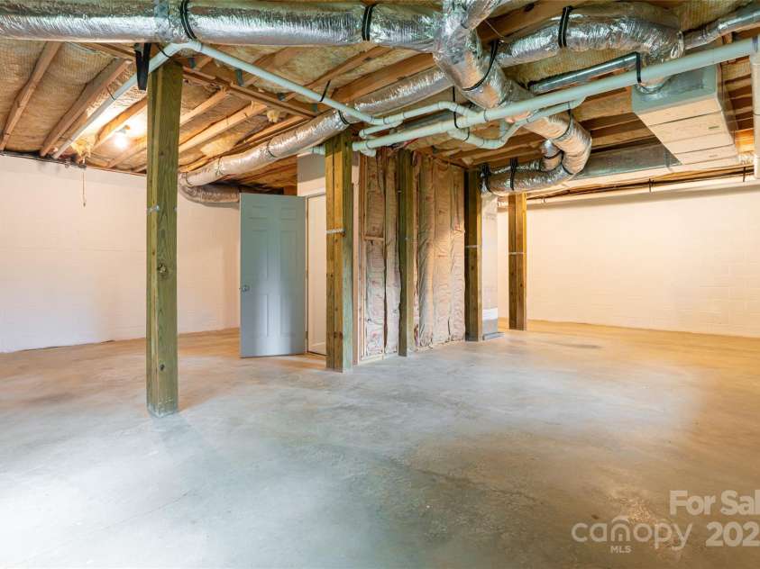 61 Quiet Woods Drive, Leicester, NC 28748.  MLS# CAR4241000, YatesRealty ID 13646. 