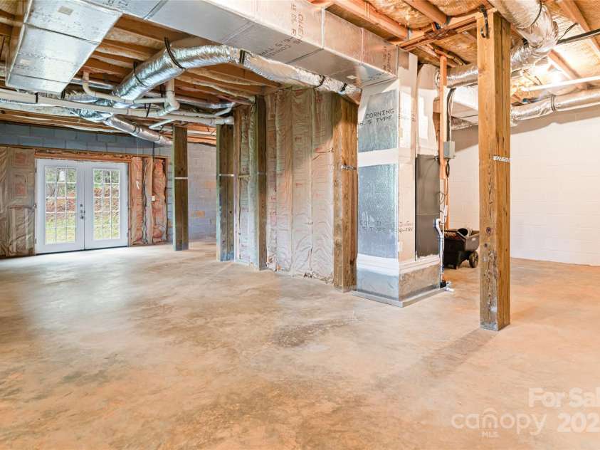 61 Quiet Woods Drive, Leicester, NC 28748.  MLS# CAR4241000, YatesRealty ID 13646. 