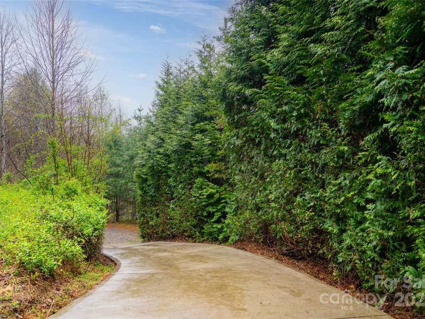 61 Quiet Woods Drive, Leicester, NC 28748.  MLS# CAR4241000, YatesRealty ID 13646. 