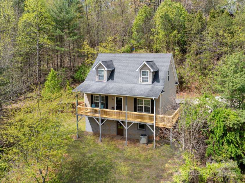 61 Quiet Woods Drive, Leicester, NC 28748.  MLS# CAR4241000, YatesRealty ID 13646. 