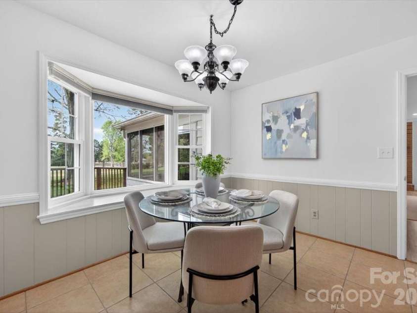 5918 Foxcrest Drive, Mint Hill, NC 28227.  MLS# CAR4364106, YatesRealty ID 13647. Breakfast Area