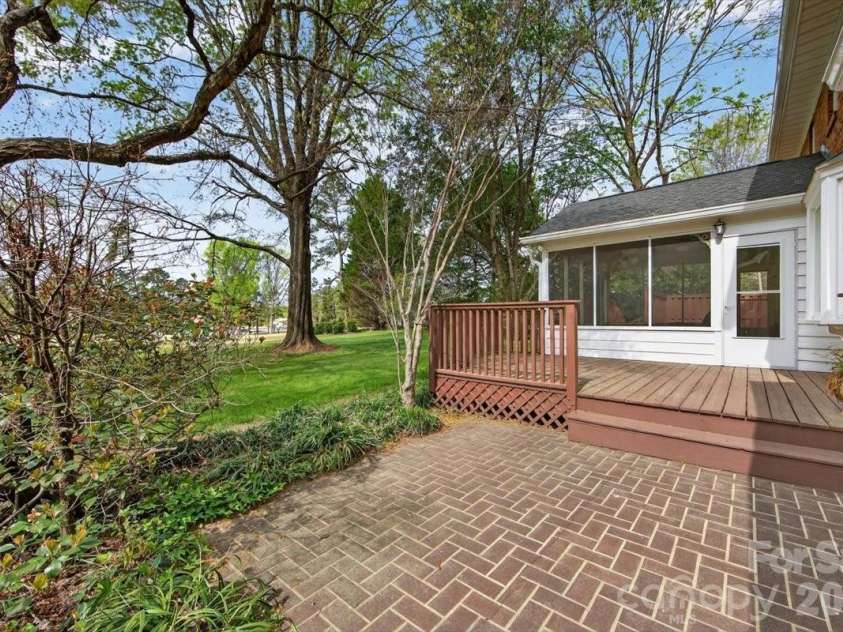 5918 Foxcrest Drive, Mint Hill, NC 28227.  MLS# CAR4364106, YatesRealty ID 13647. Patio/Deck