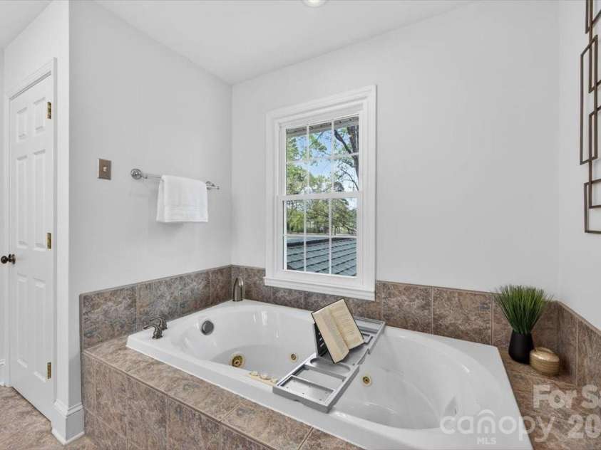 5918 Foxcrest Drive, Mint Hill, NC 28227.  MLS# CAR4364106, YatesRealty ID 13647. Primary Bathroom