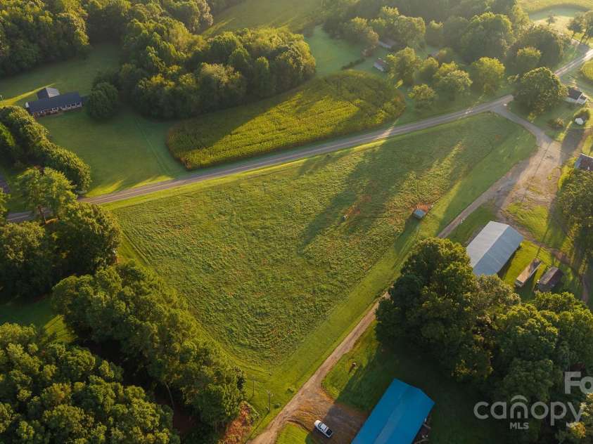 167 Buck Hollow Trail, Ararat, NC 27007.  MLS# CAR4295115, YatesRealty ID 1365. 