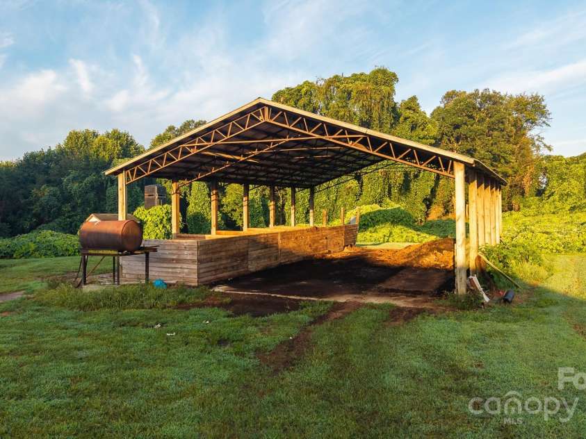 167 Buck Hollow Trail, Ararat, NC 27007.  MLS# CAR4295115, YatesRealty ID 1365. 