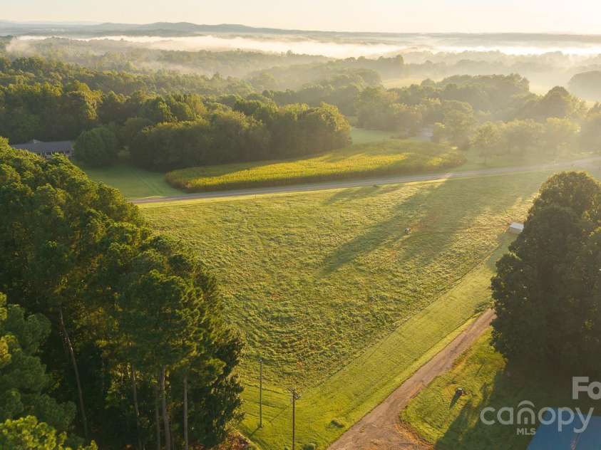 167 Buck Hollow Trail, Ararat, NC 27007.  MLS# CAR4295115, YatesRealty ID 1365. 