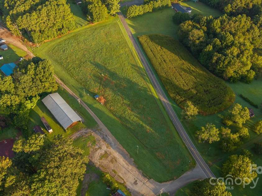 167 Buck Hollow Trail, Ararat, NC 27007.  MLS# CAR4295115, YatesRealty ID 1365. 