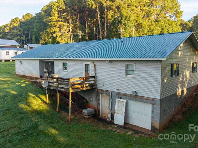 167 Buck Hollow Trail, Ararat, NC 27007.  MLS# CAR4295115, YatesRealty ID 1365. 