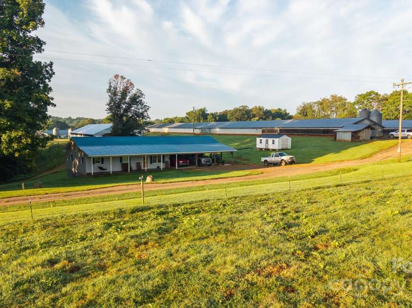 167 Buck Hollow Trail, Ararat, NC 27007.  MLS# CAR4295115, YatesRealty ID 1365. 