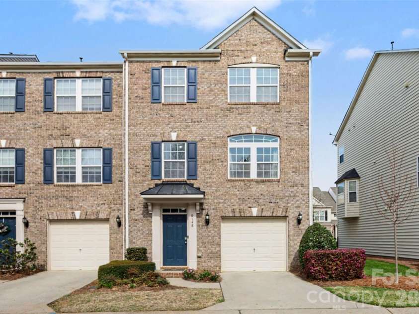 6148 Rockefeller Lane, Charlotte, NC 28210.  MLS# CAR4356884, YatesRealty ID 13650. Welcome Home !!