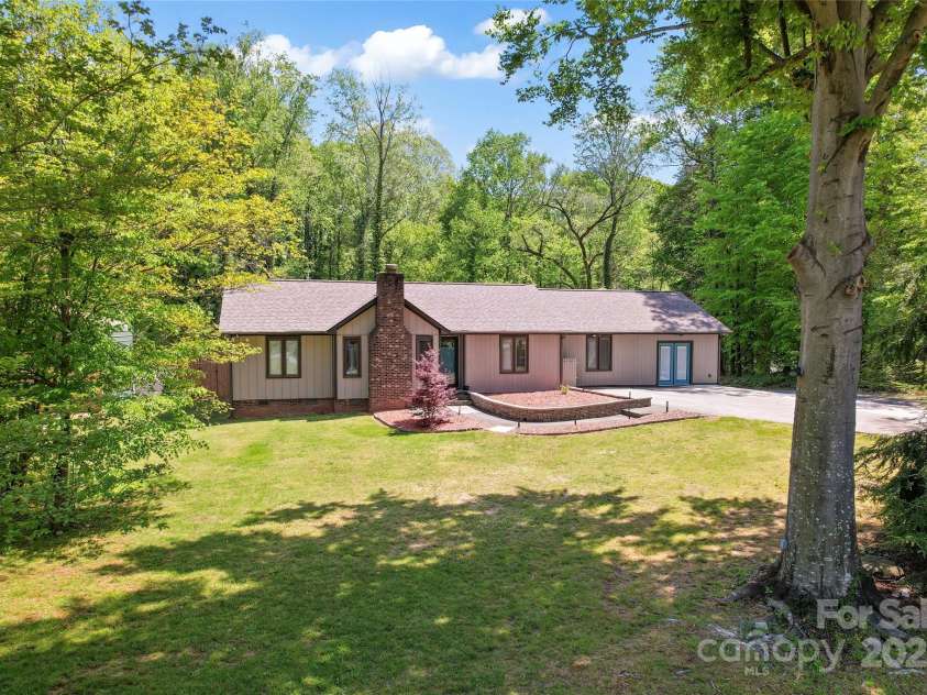 2615 Toddville Road, Charlotte, NC 28214.  MLS# CAR4245031, YatesRealty ID 13651. 