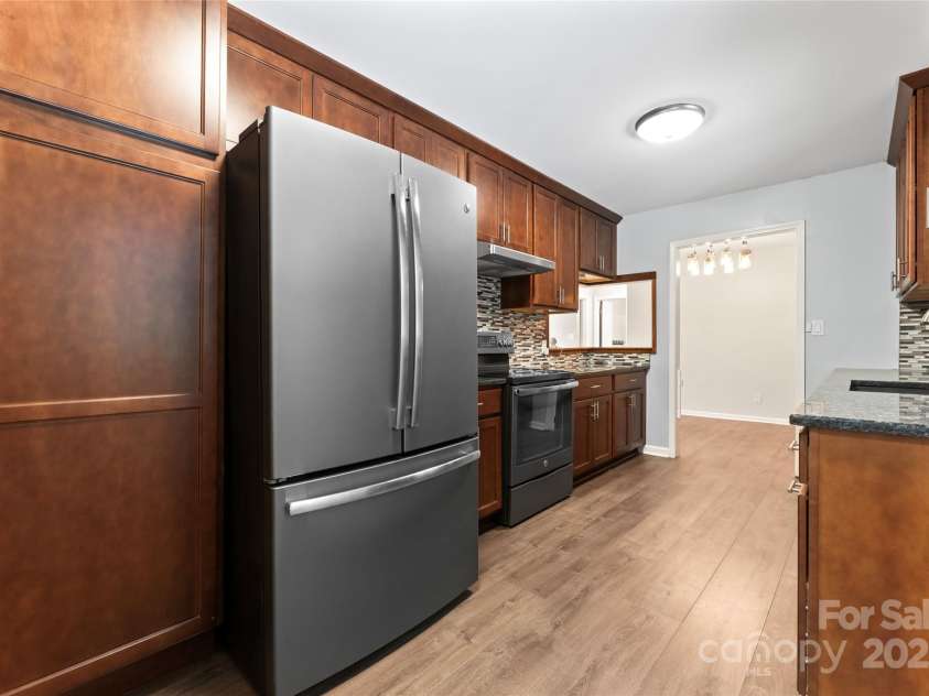 2615 Toddville Road, Charlotte, NC 28214.  MLS# CAR4245031, YatesRealty ID 13651. 