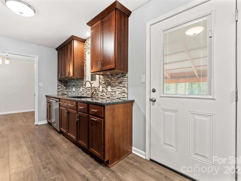 2615 Toddville Road, Charlotte, NC 28214.  MLS# CAR4245031, YatesRealty ID 13651. 