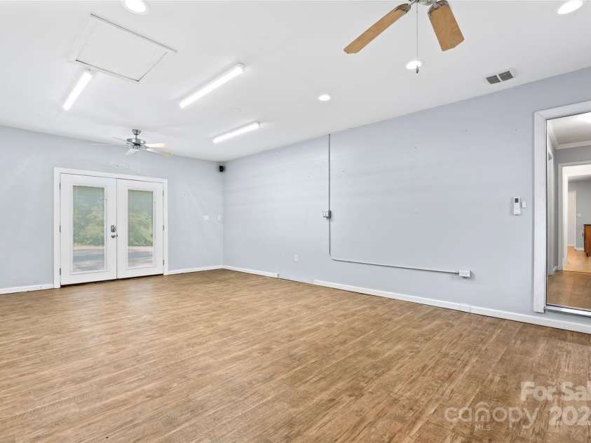 2615 Toddville Road, Charlotte, NC 28214.  MLS# CAR4245031, YatesRealty ID 13651. 