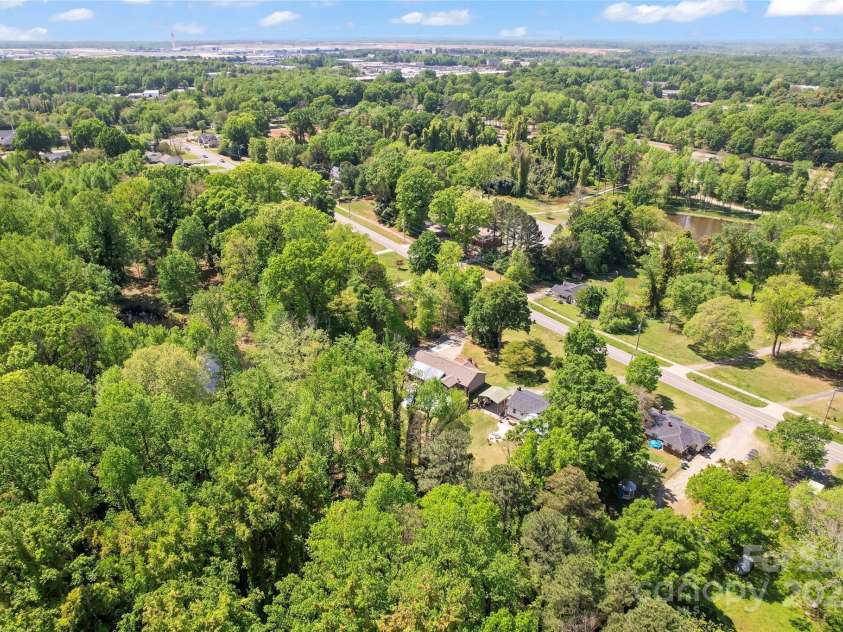 2615 Toddville Road, Charlotte, NC 28214.  MLS# CAR4245031, YatesRealty ID 13651. 