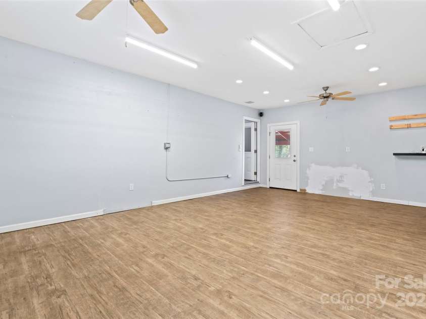 2615 Toddville Road, Charlotte, NC 28214.  MLS# CAR4245031, YatesRealty ID 13651. Bonus room, office, playroom, family room