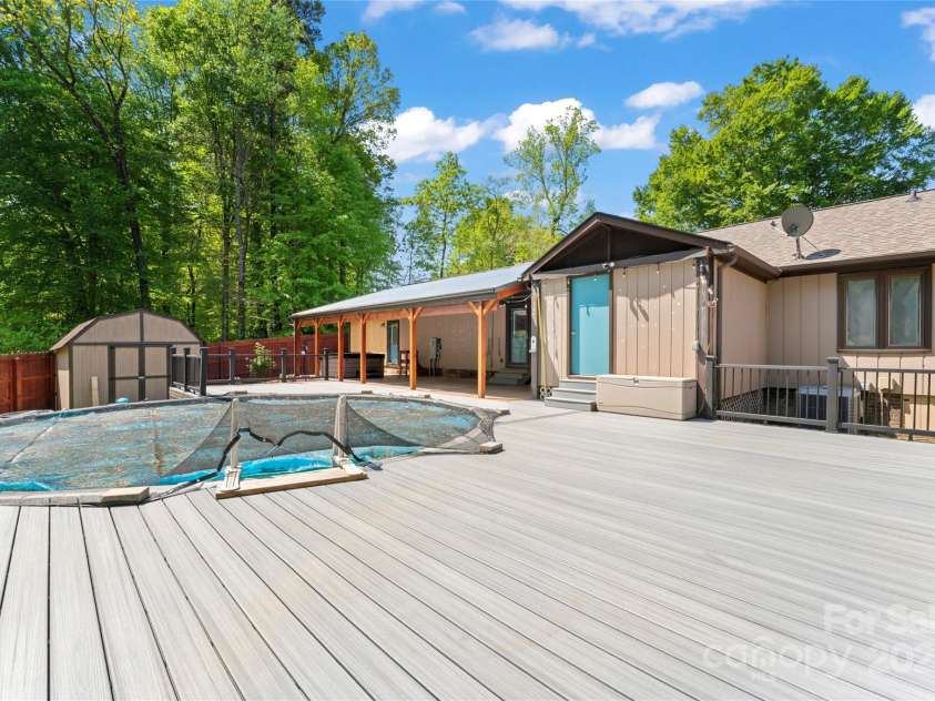 2615 Toddville Road, Charlotte, NC 28214.  MLS# CAR4245031, YatesRealty ID 13651. Pool