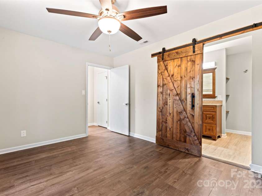 2615 Toddville Road, Charlotte, NC 28214.  MLS# CAR4245031, YatesRealty ID 13651. Primary into ensuite