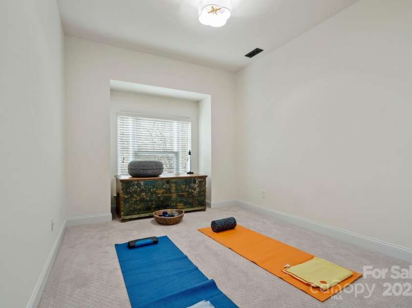 19302 Ruffner Drive, Cornelius, NC 28031.  MLS# CAR4330909, YatesRealty ID 13653. 