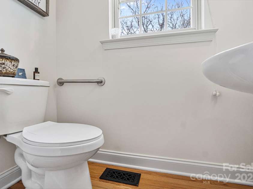 19302 Ruffner Drive, Cornelius, NC 28031.  MLS# CAR4330909, YatesRealty ID 13653. 