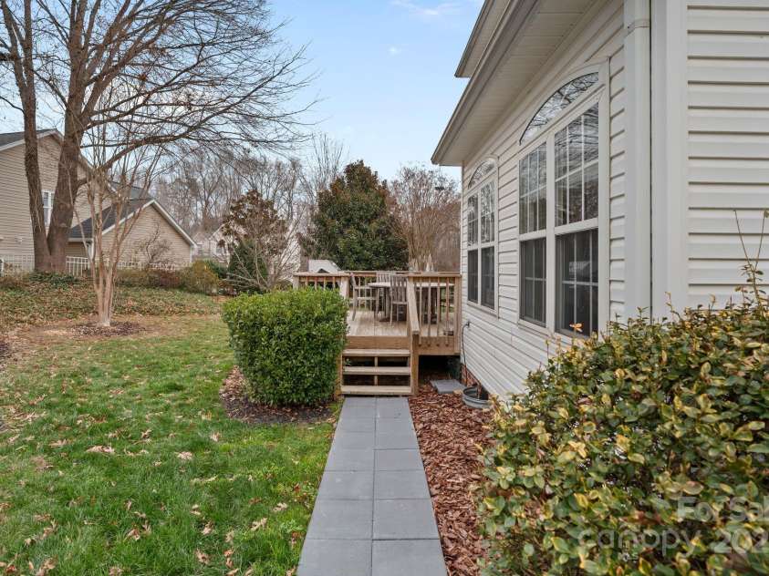 19302 Ruffner Drive, Cornelius, NC 28031.  MLS# CAR4330909, YatesRealty ID 13653. 