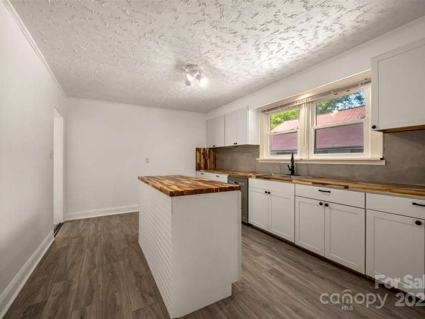 222 Textile Avenue, Spindale, NC 28160.  MLS# CAR4254237, YatesRealty ID 13654. 