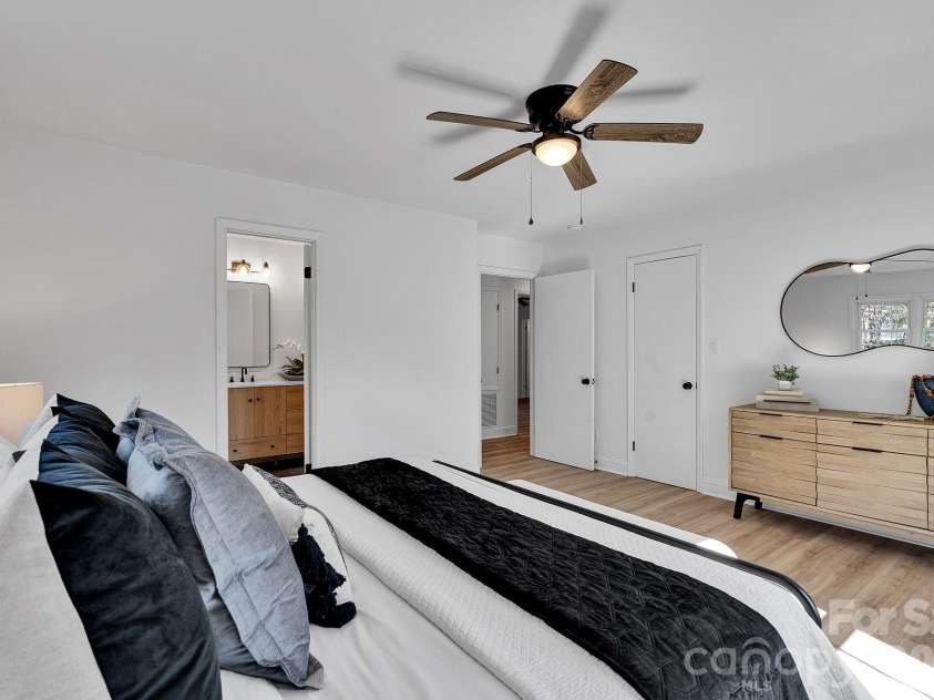3200 Highview Road, Charlotte, NC 28210.  MLS# CAR4344986, YatesRealty ID 13654. 